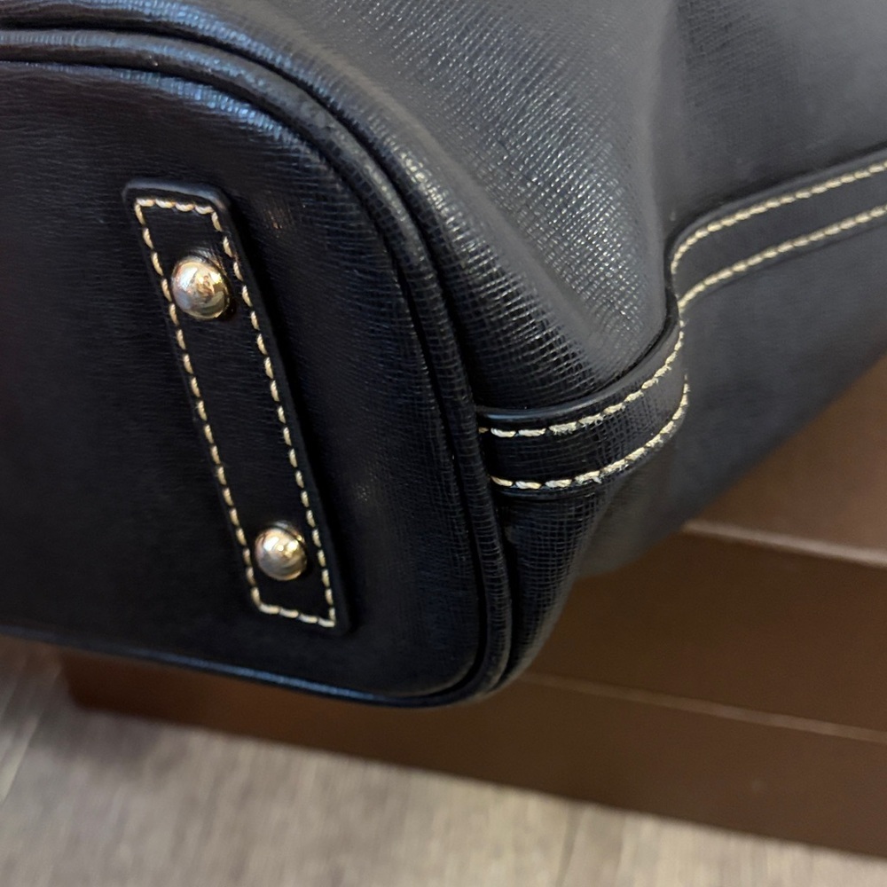 Dooney & Bourke Black Saffiano Leather Tote Bag Red Lining - Picture 13 of 13